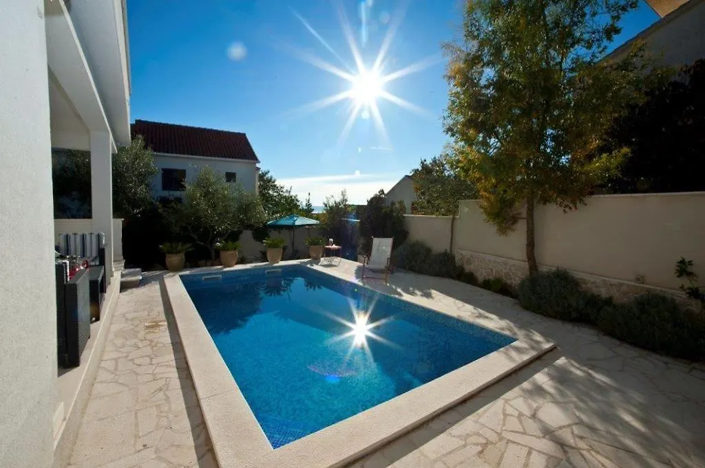 Villa Doris Trogir 0*,  Croatia