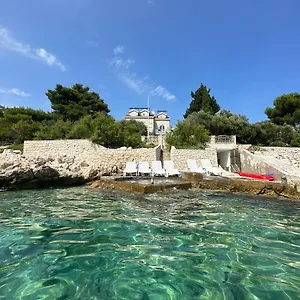 Luxury Seaside With Indoor Pool, Sauna, Padle Boards, Canoe And Mediterranean Garden - Miolin House Trogir